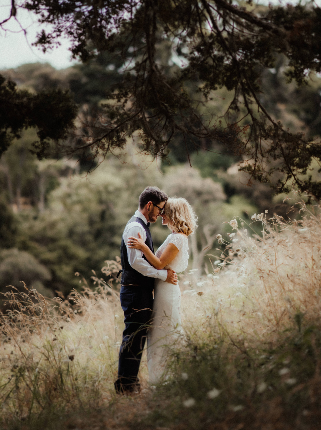 wedding photoshoot waterfall farm