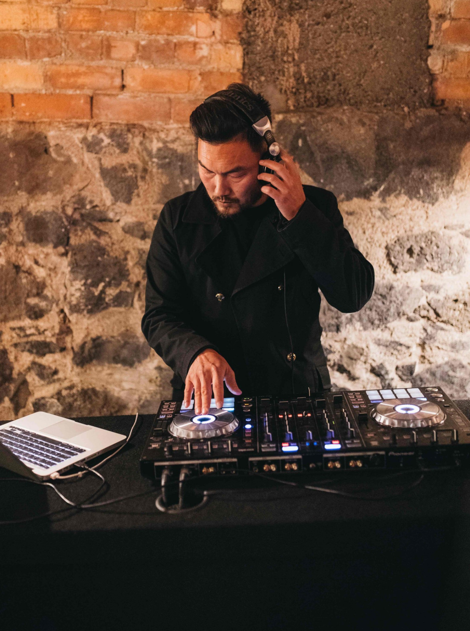 Auckland Weddings DJs | DJ Andy JV